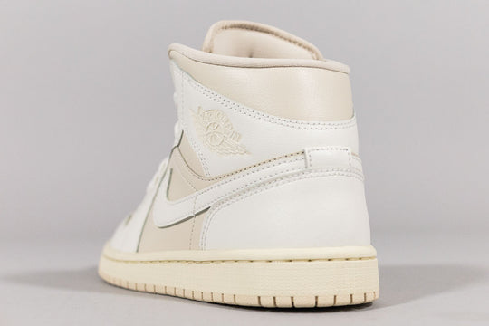 Jordan 1 Mid 'Legend Light Brown'