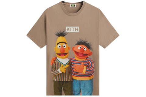 Kith x Plaza Sésamo Bert & Ernie Tee Arenas movedizas