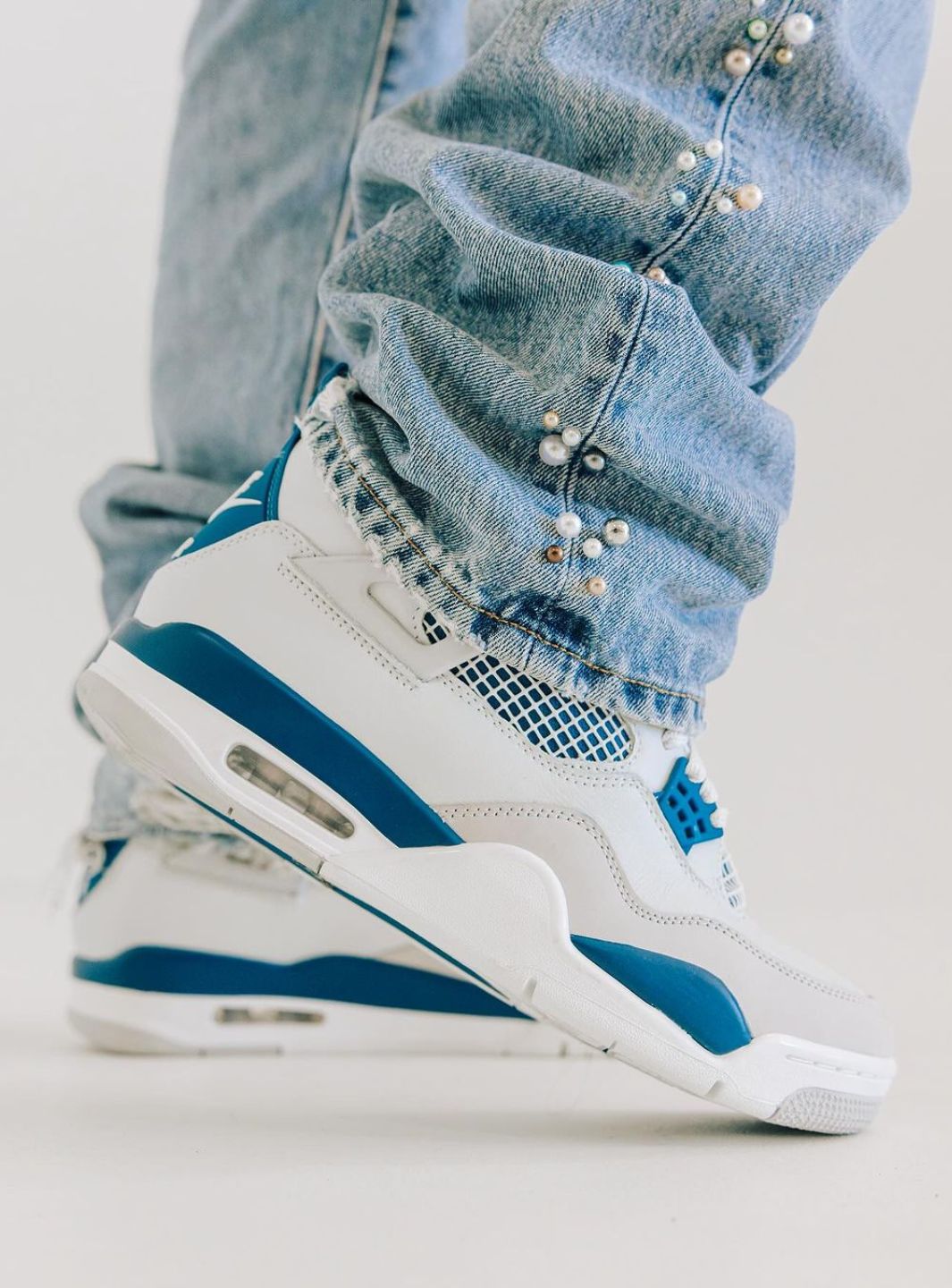 Jordan 4 Military Blue