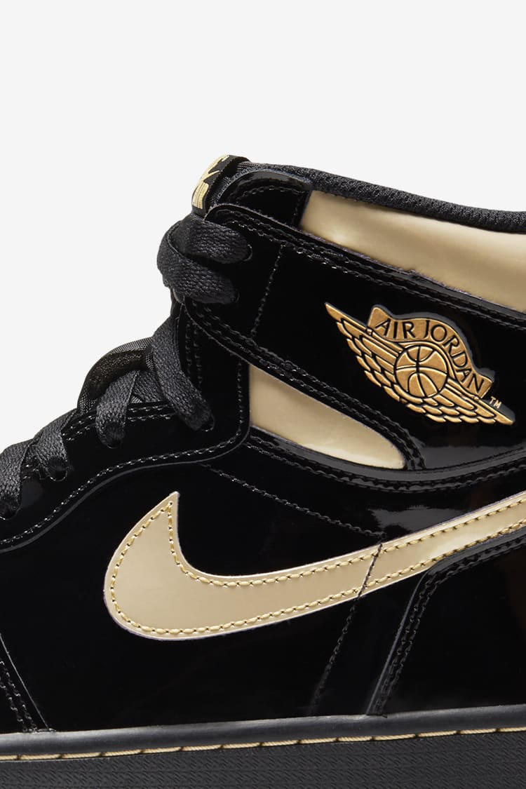 Air Jordan 1
Black & Gold SNK